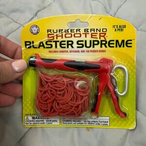 Hog Wild Rubber Band Shooter BLASTER 2010 NEW Also a Pen